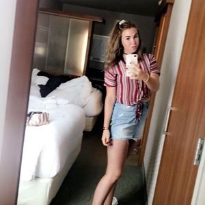 Meet your Posher, Ellee